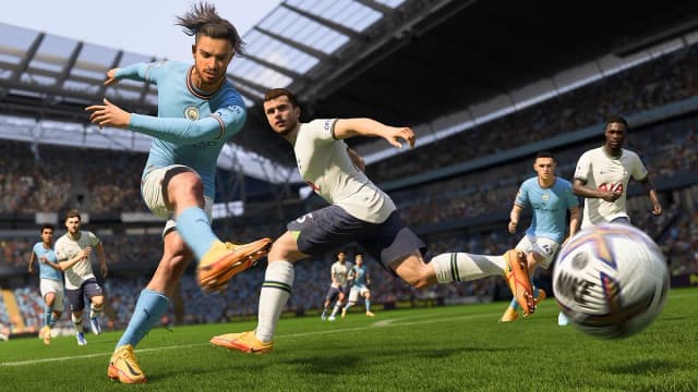 Jak zrobić fake shot w FIFA 23 i zmylić obrońcę w kilka chwil
